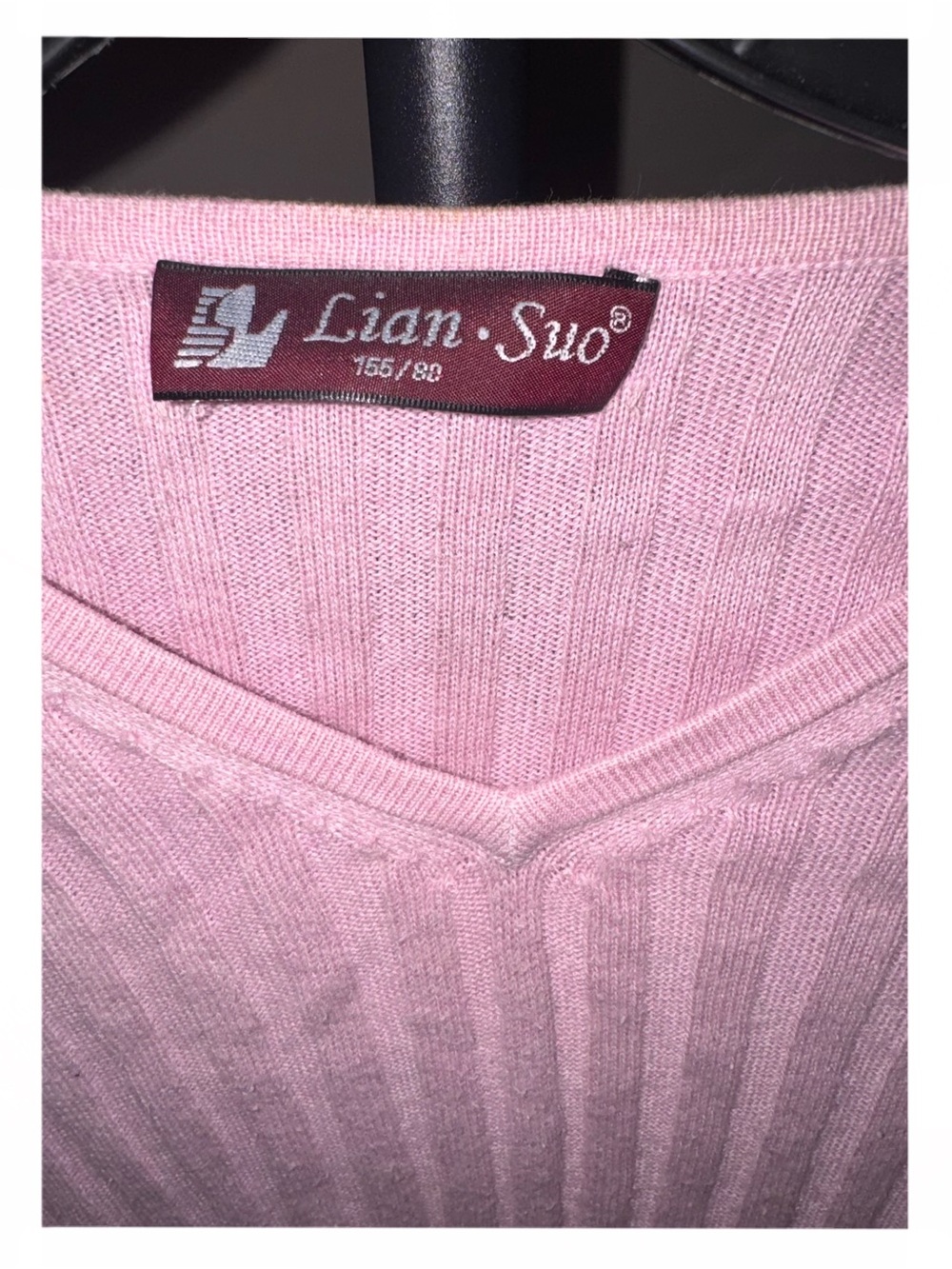 Light Pink Ribbed V-Neck Top - Picture 3 of 3
